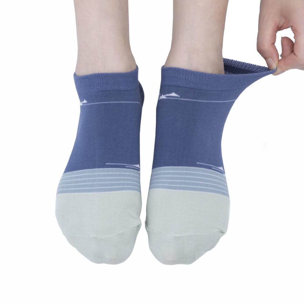 Women Novelty No Show Socks-whale